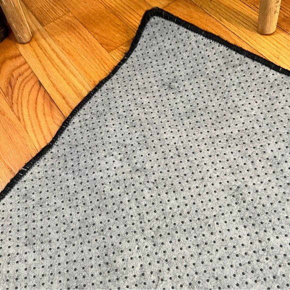 Unif Rug - Picture 7 of 7